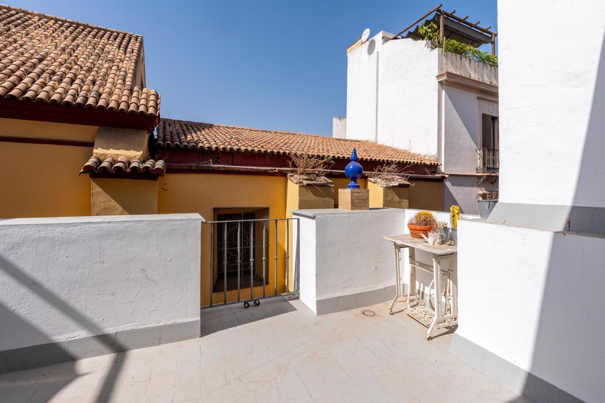 House Sevillana Parking Exterior photo